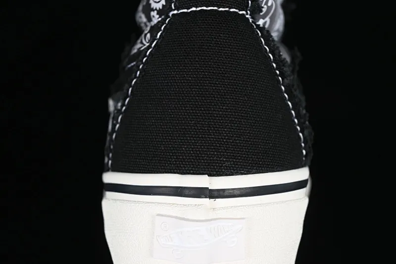 All categories Vans Vans series Vans Hi Vans high-top Vault by Vans x Invincible joint series high-top casual sneakers VN000CDDBP6